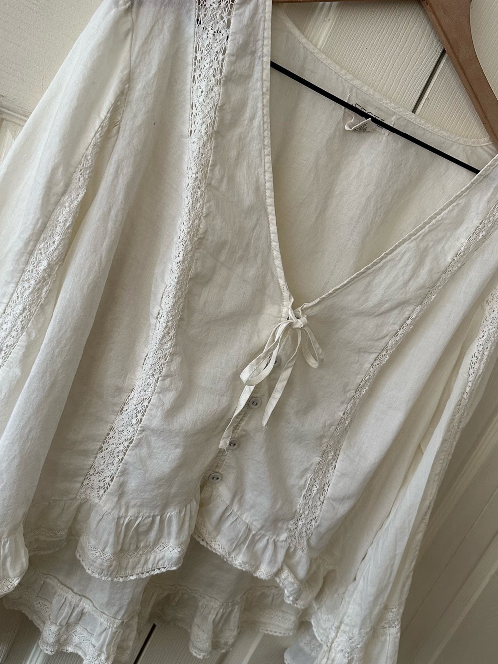 Torrid Festi Bohemian/Cottage Core Cream Ruffle Peasant Blouse - Picture 4 of 10